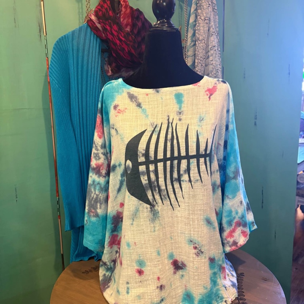 Tie-Dye Fishbone Graphic Top
